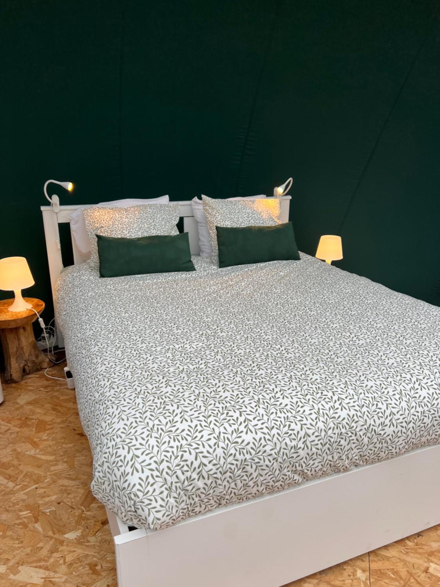 Bulle Time Flies - Logement Insolite Hotell Bouillon Exteriör bild
