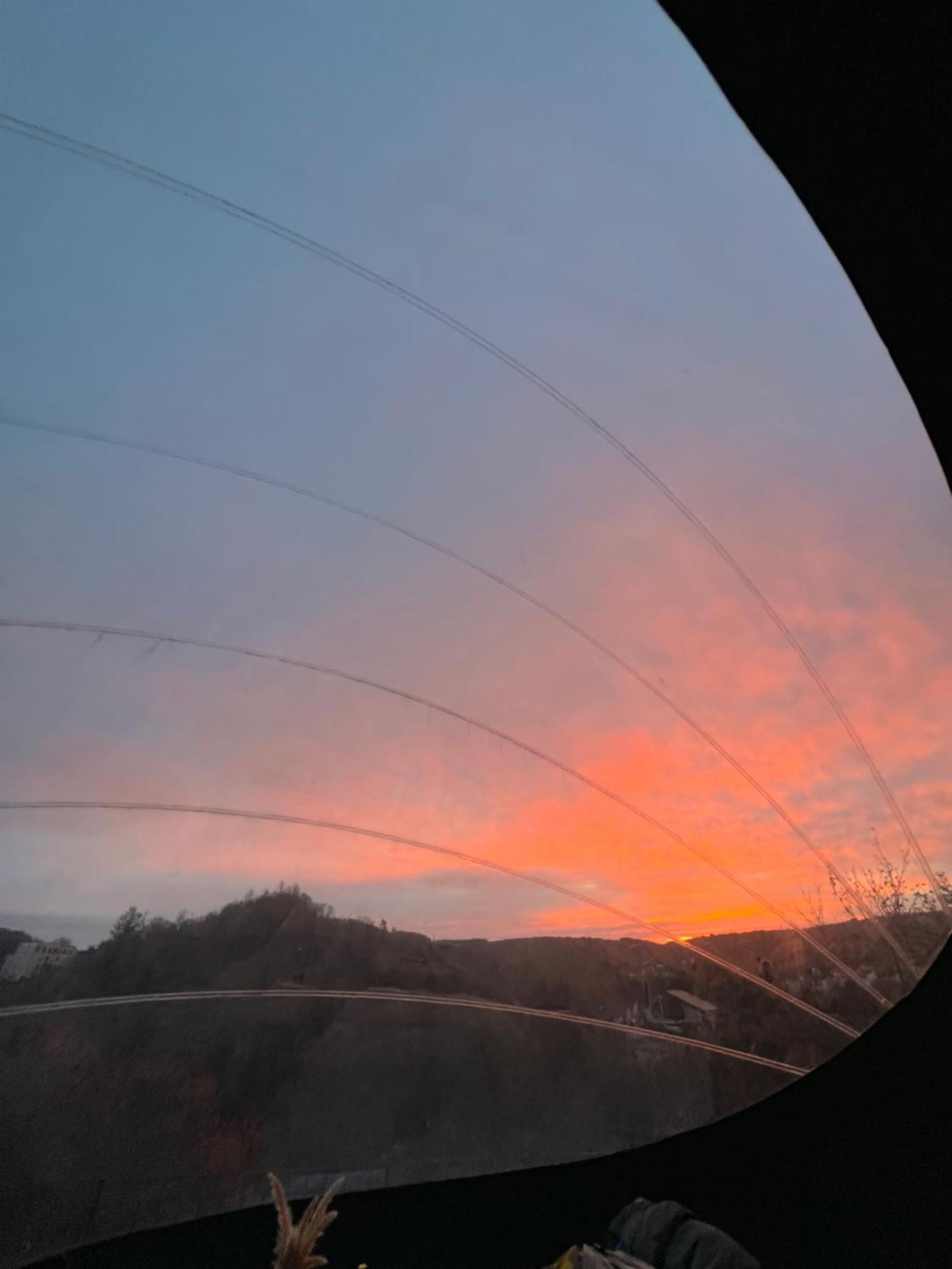 Bulle Time Flies - Logement Insolite Hotell Bouillon Exteriör bild